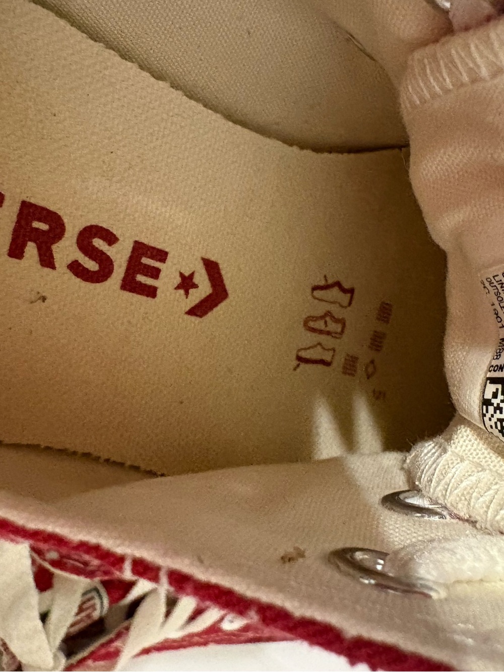 SOLD-Converse - Picture 5 of 6